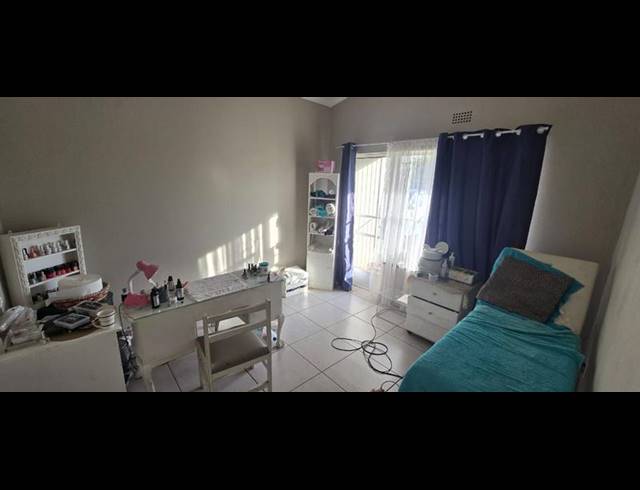 4 BEDROOM HOUSE FOR SALE IN ROTHDENE